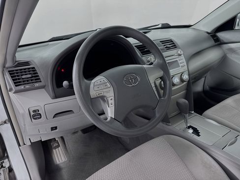 Used 2011 Toyota Camry LE w/ LE Extra-Value Pkg image 9