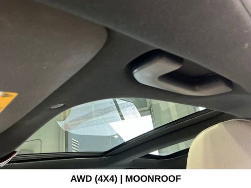 Used 2024 Mercedes-Benz C 300 4MATIC Sedan image 7