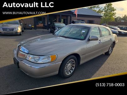 Used 2001 Lincoln Town Car Signature