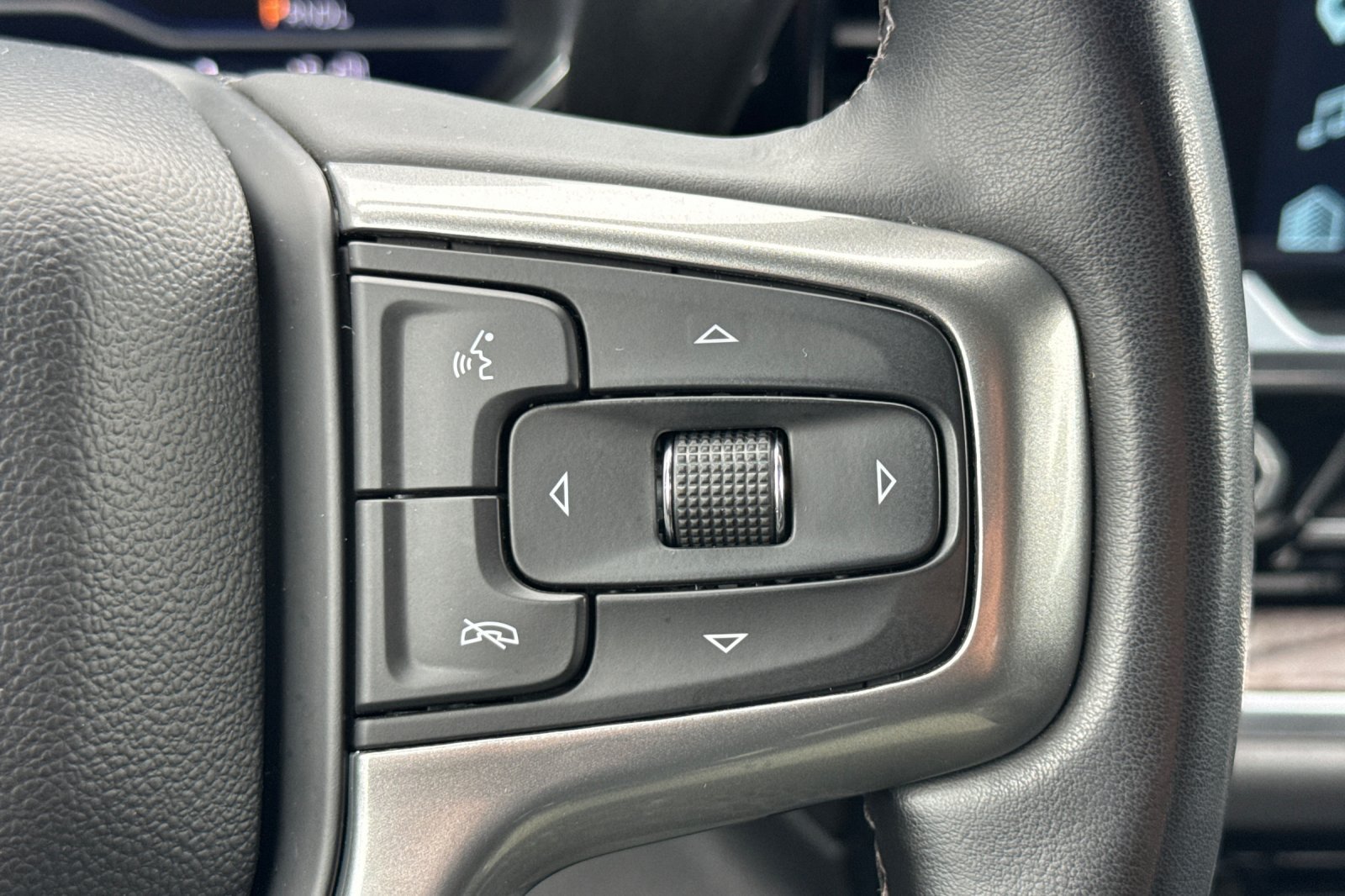 Used 2024 Chevrolet Silverado 2500 LTZ w/ LTZ Premium Package AWD/4WD image 37