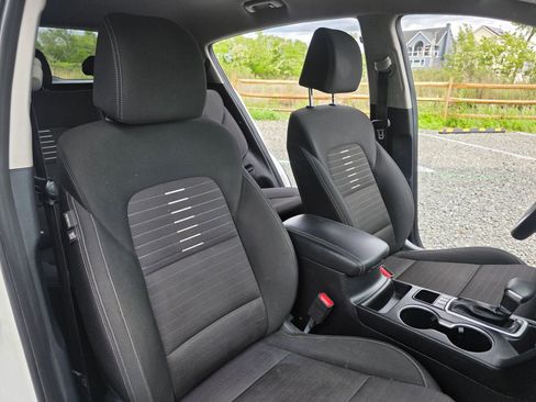 Used 2021 Kia Sportage LX w/ LX AWD Popular Package image 16