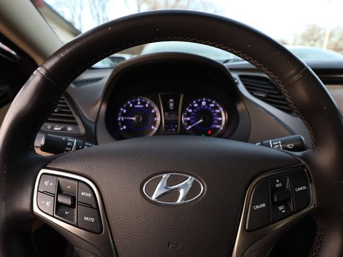 Used 2013 Hyundai Azera w/ Technology Pkg image 23