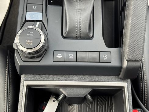 Certified 2025 Toyota Tacoma Limited w/ Tow Tech Package AWD/4WD image 28