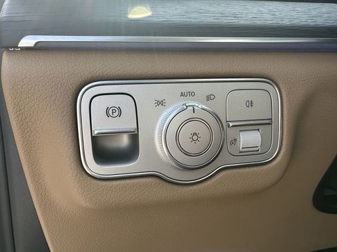New 2026 Mercedes-Benz GLS 450 4MATIC image 36