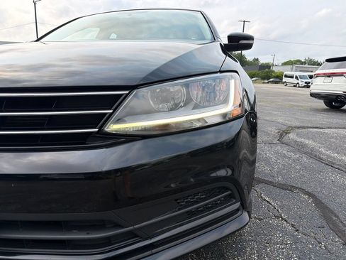 Used 2017 Volkswagen Jetta SE FWD image 11