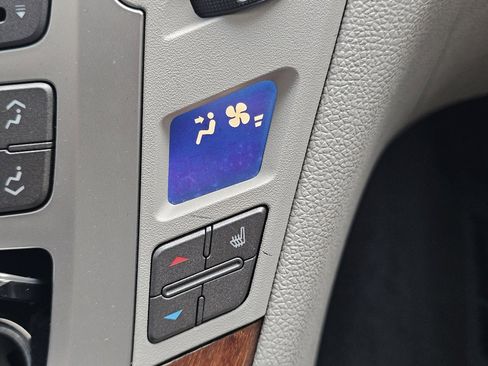 Used 2010 Cadillac CTS Luxury image 29