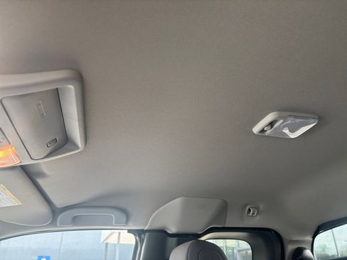 Used 2026 Nissan Frontier S w/ S Utility Package image 21