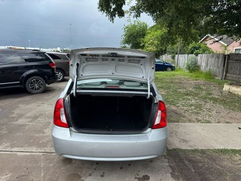 Used 2010 Hyundai Accent GLS FWD image 25