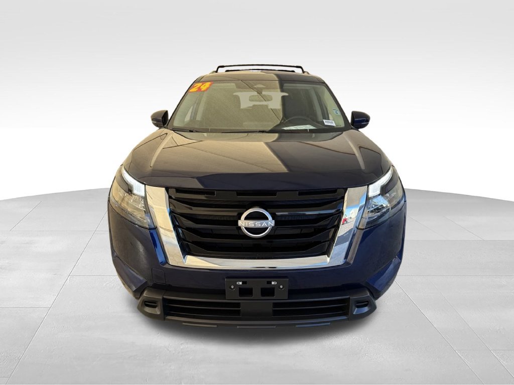 Used 2024 Nissan Pathfinder SV AWD/4WD image 4