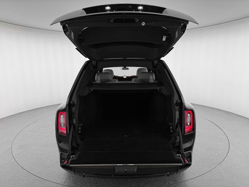 New 2026 Rolls-Royce Cullinan Black Badge image 44