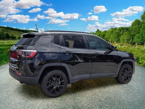 Certified 2022 Jeep Compass Latitude AWD/4WD image 6