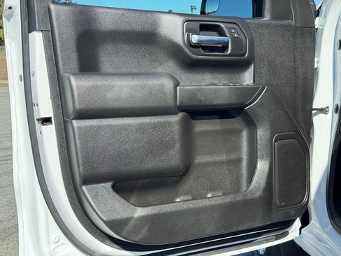 Used 2023 Chevrolet Silverado 1500 Custom image 23