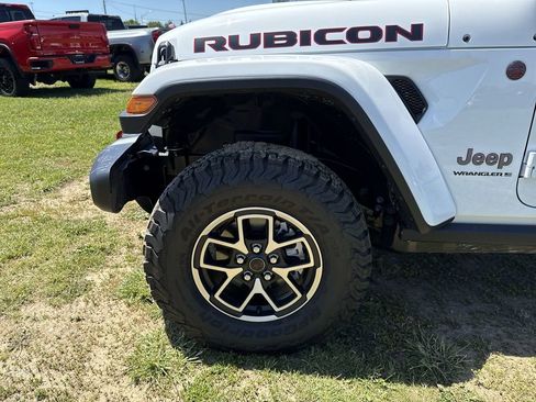 Used 2026 Jeep Wrangler Unlimited Rubicon AWD/4WD image 10
