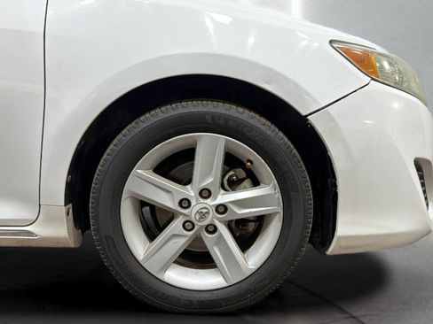 Used 2014 Toyota Camry LE image 34