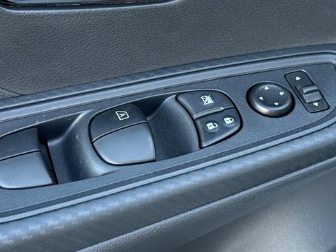 New 2025 Nissan Versa SV image 12