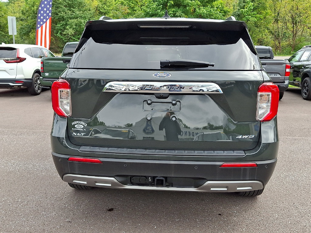Certified 2023 Ford Explorer XLT w/ Equipment Group 202A AWD/4WD image 9