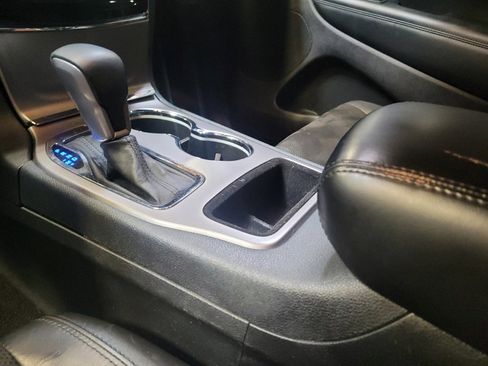 Used 2019 Jeep Grand Cherokee Altitude RWD image 26