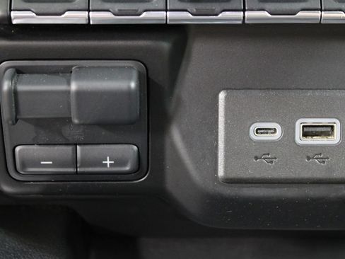 Used 2023 Chevrolet Silverado 2500 High Country AWD/4WD image 68
