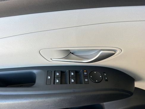 Used 2025 Hyundai Tucson SEL FWD image 13