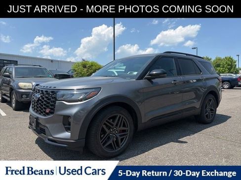 Used 2025 Ford Explorer ST w/ Sun And Sound Package AWD/4WD image 3