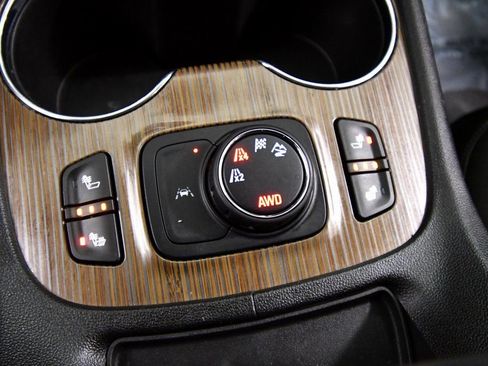 Used 2023 GMC Acadia SLE w/ Driver Convenience Package image 27