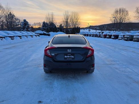 Used 2018 Honda Civic EX-T image 7