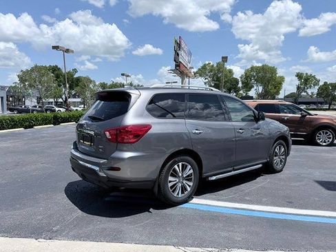 Used 2019 Nissan Pathfinder SL w/ Cargo Package AWD/4WD image 4