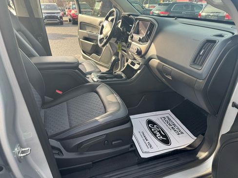 Used 2020 Chevrolet Colorado Z71 image 12