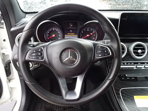 Used 2018 Mercedes-Benz GLC 300 4MATIC w/ Premium Package image 19