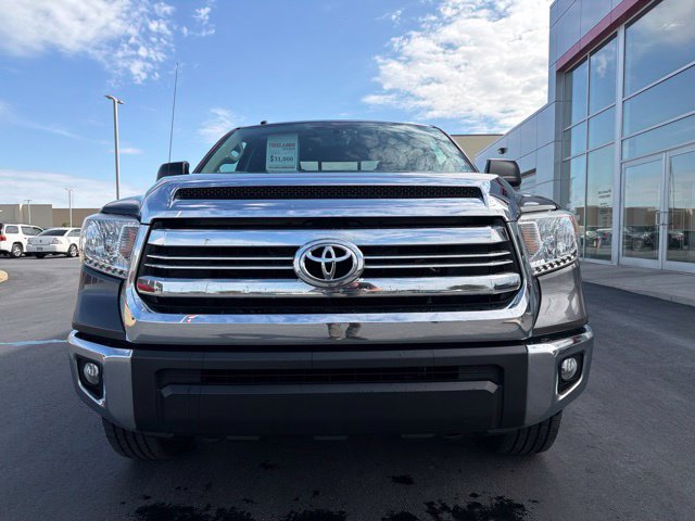Used 2016 Toyota Tundra SR5 w/ SR5 Upgrade Package AWD/4WD image 2
