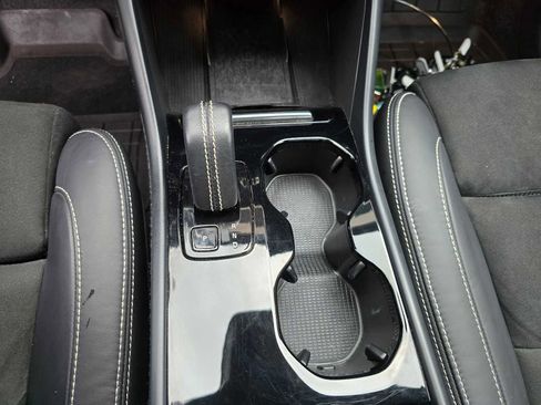 Certified 2022 Volvo XC40 P8 Recharge Ultimate image 44