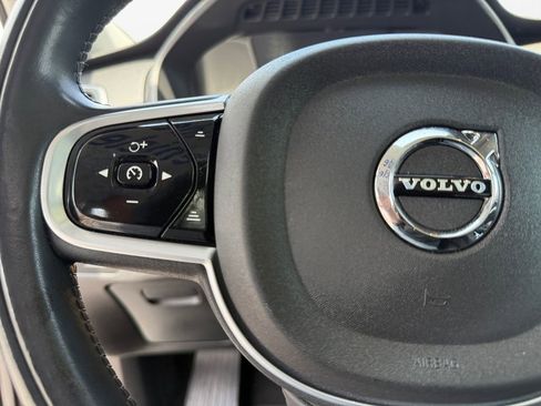 Used 2022 Volvo XC90 T6 Momentum w/ Climate Package image 25
