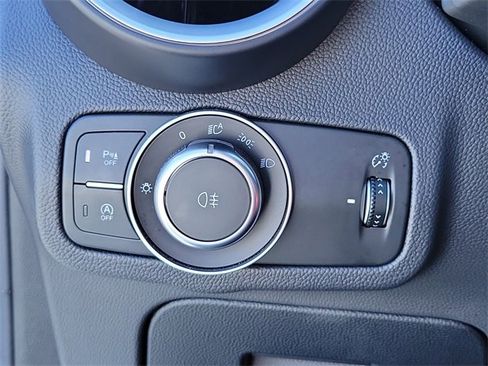 Used 2023 Alfa Romeo Stelvio Veloce image 26