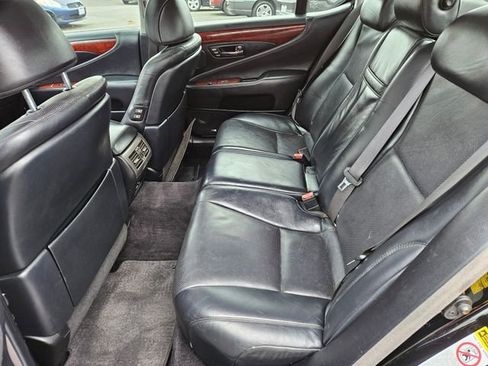 Used 2007 Lexus LS 460 image 10