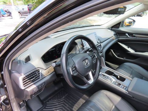 Used 2022 Honda Accord Touring image 15