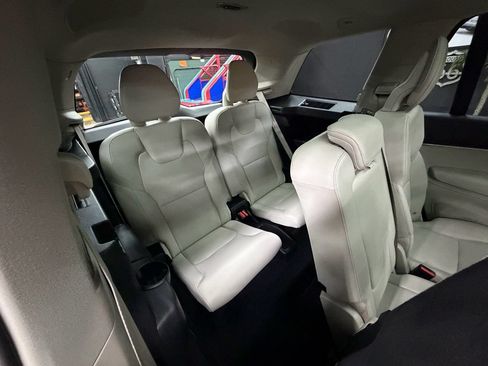 Used 2020 Volvo XC90 T5 Momentum AWD/4WD image 21