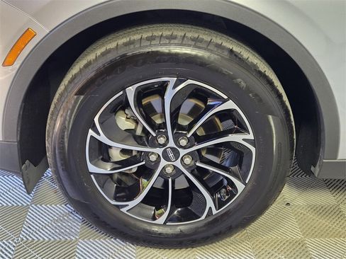 Used 2024 Lincoln Nautilus Premier w/ Equipment Group 102A image 10