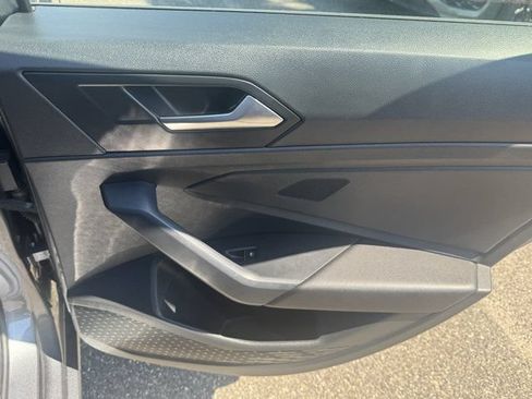 Used 2023 Volkswagen Jetta SE w/ Panoramic Sunroof Package FWD image 33
