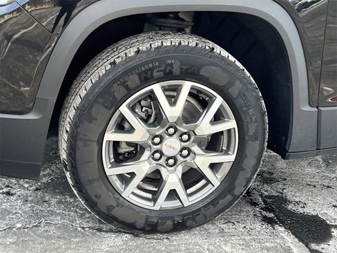 Certified 2023 GMC Acadia SLE w/ Driver Convenience Package image 9