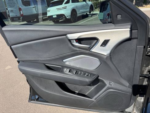 Used 2025 Acura RDX SH-AWD w/ Technology Package image 13