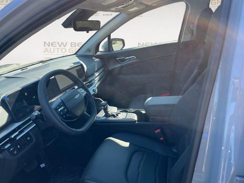 New 2026 Kia Sportage SX FWD image 9