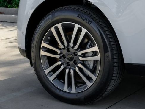 New 2026 Land Rover Range Rover Long Wheelbase SE AWD/4WD image 65