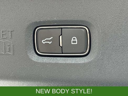 Used 2025 Ford Expedition Active image 16