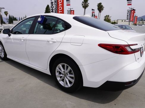 Certified 2025 Toyota Camry LE image 5