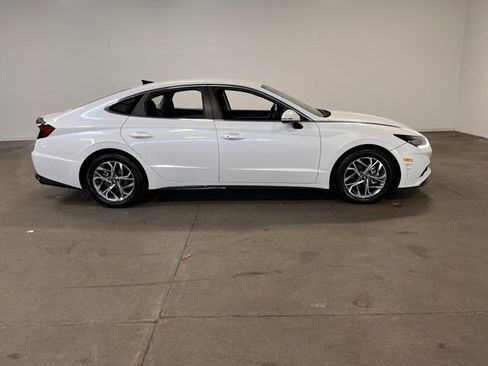 Used 2021 Hyundai Sonata SEL image 2