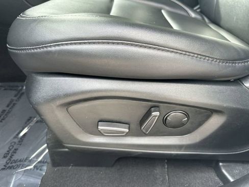 Used 2024 Ford Explorer XLT w/ Equipment Group 202A image 14