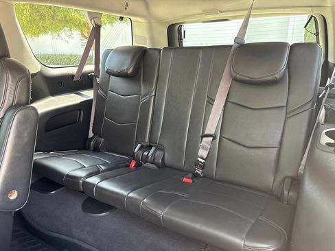 Used 2015 Cadillac Escalade ESV Premium AWD/4WD image 14