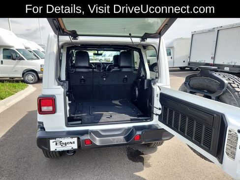 Used 2020 Jeep Wrangler Unlimited Sahara image 35