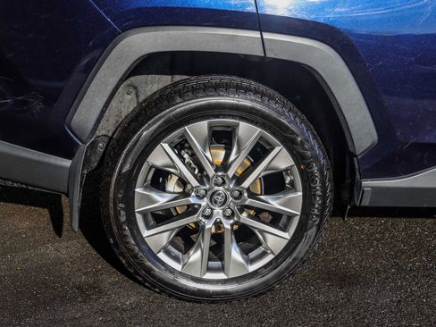 Certified 2019 Toyota RAV4 Limited image 5