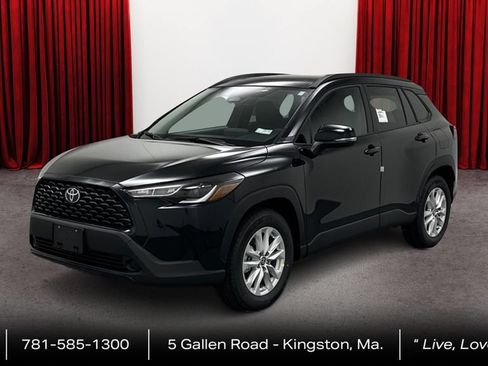 Certified 2024 Toyota Corolla Cross LE w/ Moonroof Package AWD/4WD image 1